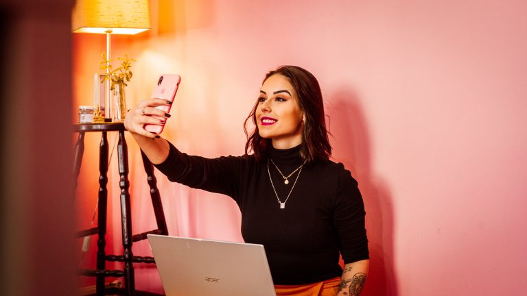 How to Add Aesthetic Instagram Highlight Covers