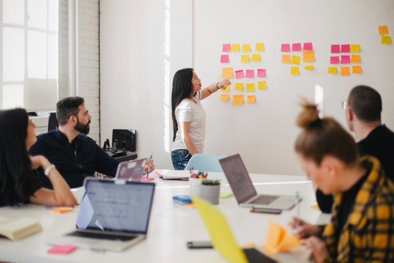 Social Media for Coaches and Consultants: Building Authority That Fills Your Calendar in 2026